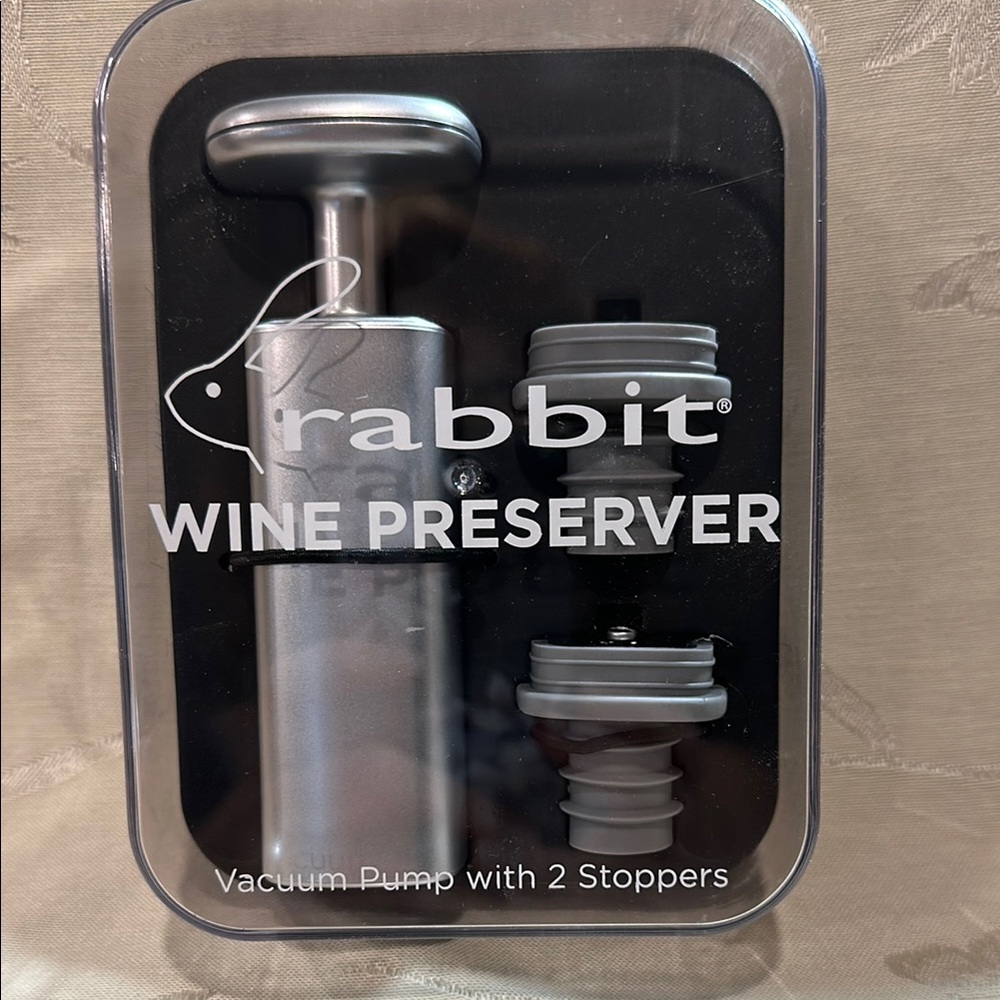NWT- Rabbit Wine Preserver Set